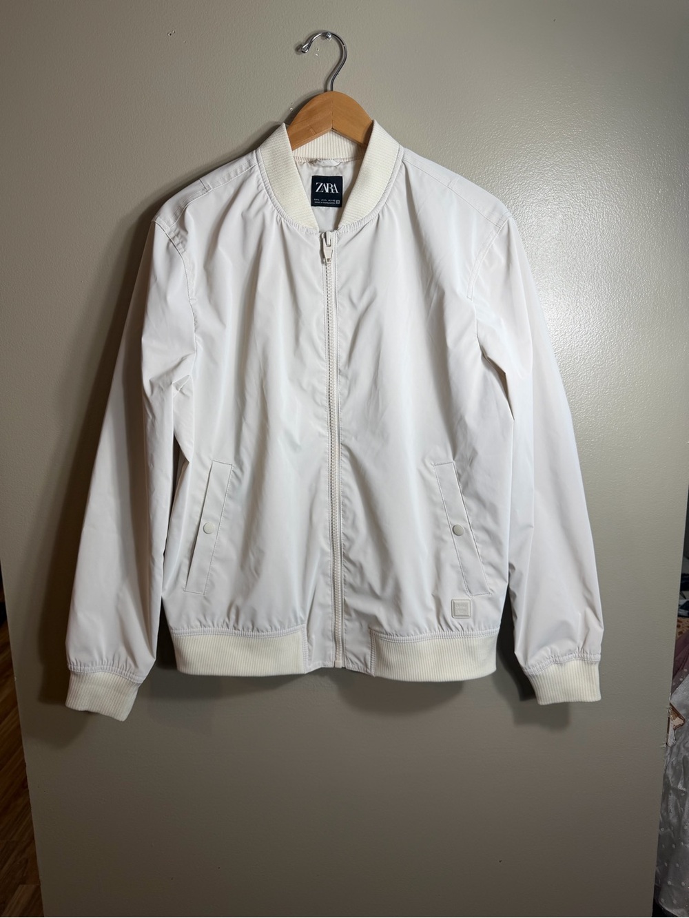 Zara Men’s Cream Polyurethane Bomber Jacket L 24x27 Minimalist